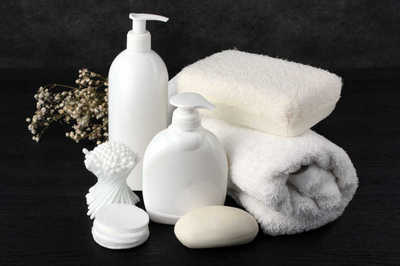 绿色背景中高级酒店洗浴用品的环保与品质之旅